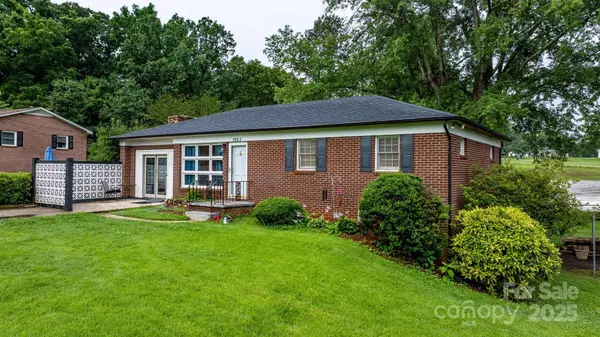 5083 Fleetwood DR, Hickory, NC 28602