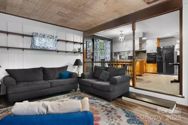 5083 Fleetwood DR, Hickory, NC 28602