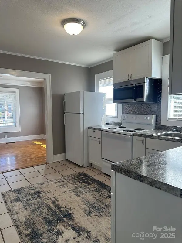 706 13th ST SW, Hickory, NC 28602