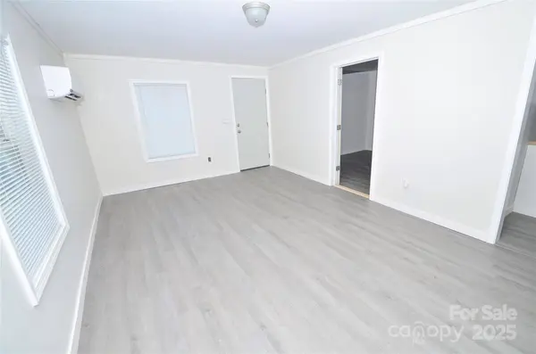 606 Center ST NW, Lenoir, NC 28645