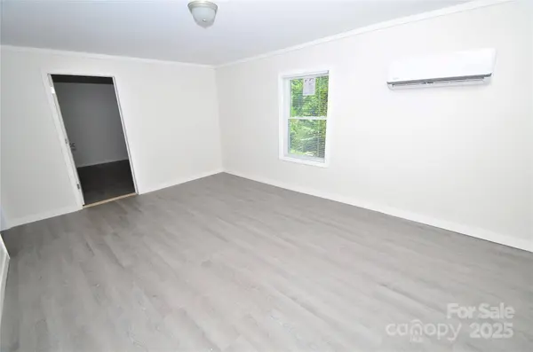 606 Center ST NW, Lenoir, NC 28645