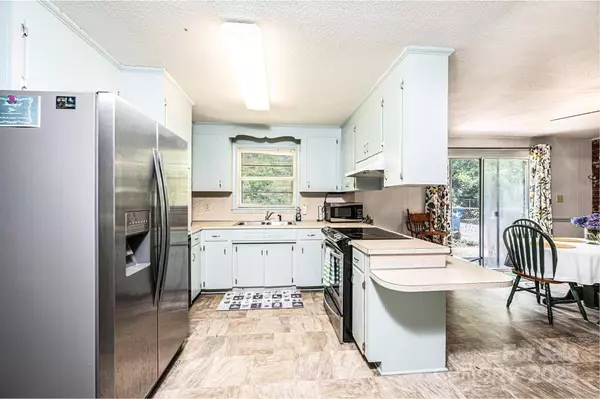 1008 2nd ST SE, Conover, NC 28613