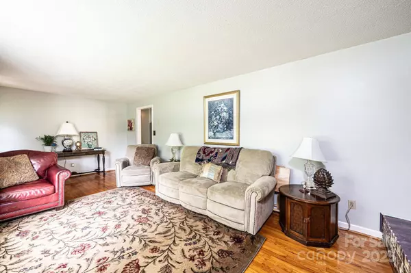 1008 2nd ST SE, Conover, NC 28613