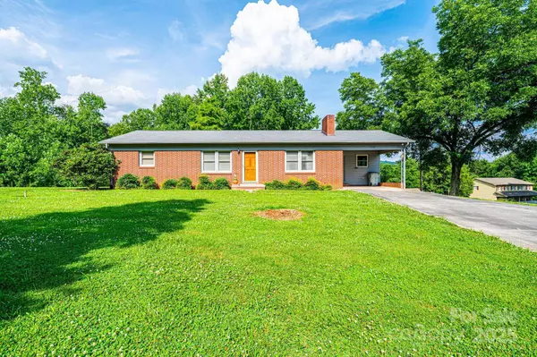 2736 Ellerwood RD SE, Hudson, NC 28638