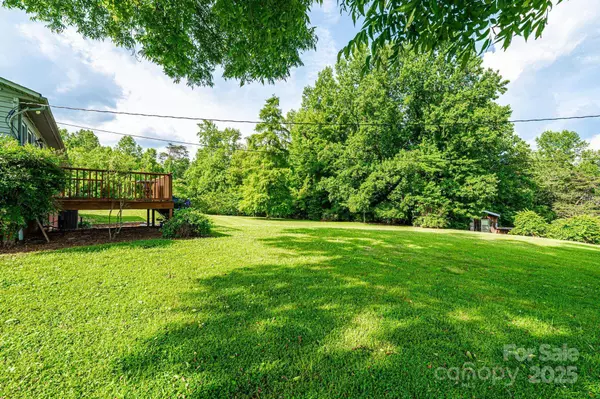 2736 Ellerwood RD SE, Hudson, NC 28638