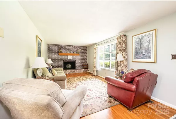 1008 2nd ST SE, Conover, NC 28613