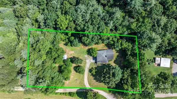 16 Saint Andrews DR, Taylorsville, NC 28681