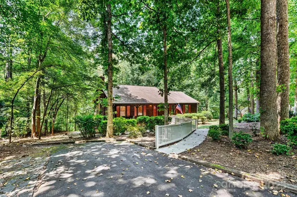 1408 Kensington CIR, Newton, NC 28658