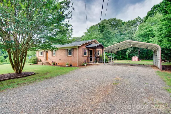 1715 Nelson DR, Newton, NC 28658