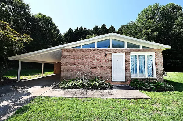 112 Lovelady RD, Valdese, NC 28690