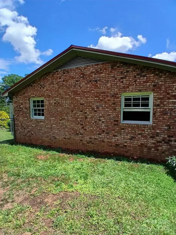 209 Northwood DR, Morganton, NC 28655