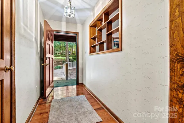 1408 Kensington CIR, Newton, NC 28658