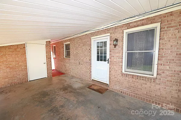 112 Lovelady RD, Valdese, NC 28690