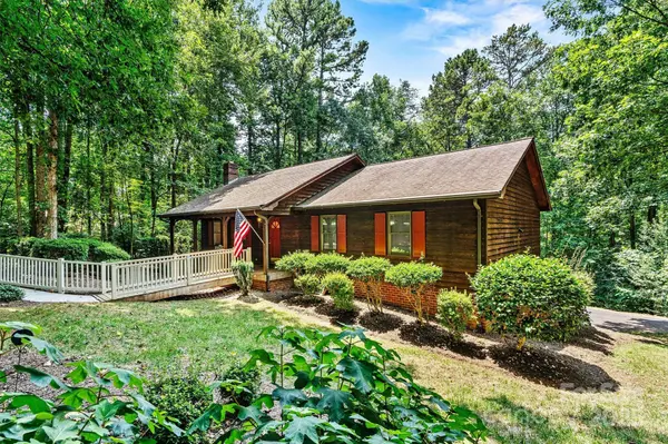 1408 Kensington CIR, Newton, NC 28658