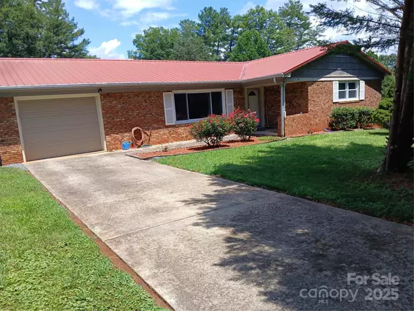 209 Northwood DR, Morganton, NC 28655