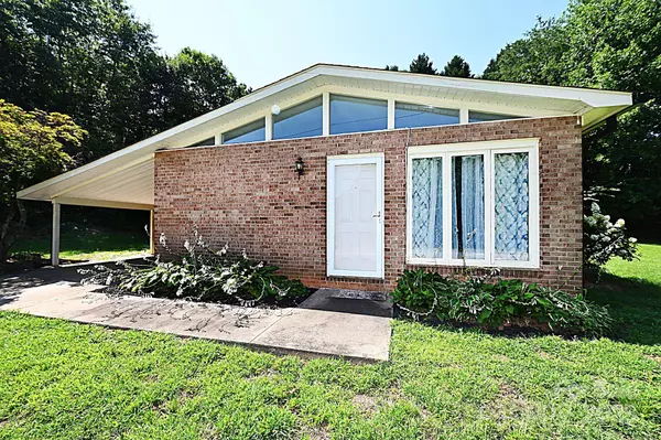 112 Lovelady RD, Valdese, NC 28690