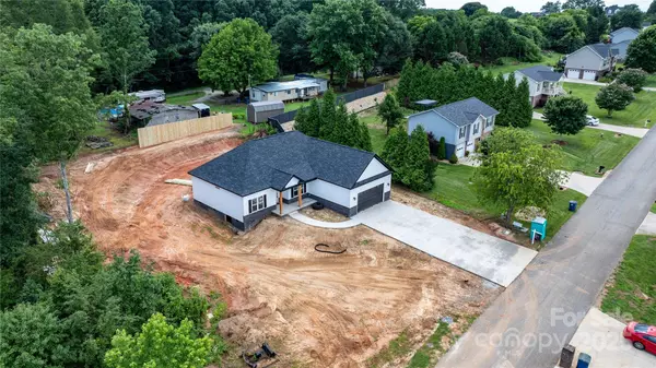 2333 Ellen ST, Granite Falls, NC 28630