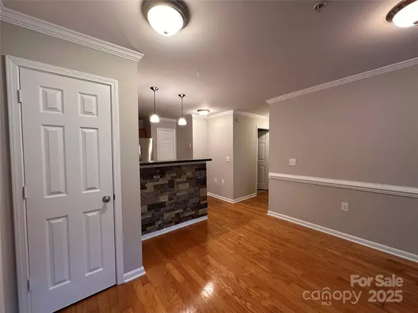 5236 HILLTOP RD, Jamestown, NC 27282