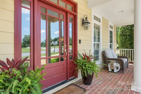 1902 4th Street CT NW, Hickory, NC 28601