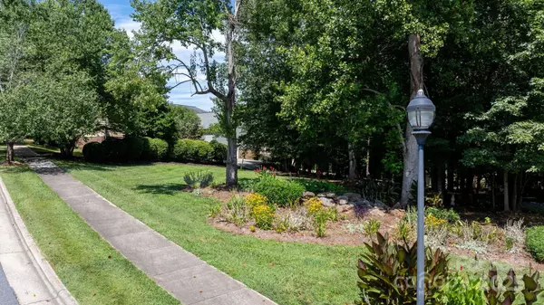 1902 4th Street CT NW, Hickory, NC 28601