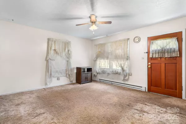 202 Edgewood CIR, Morganton, NC 28655