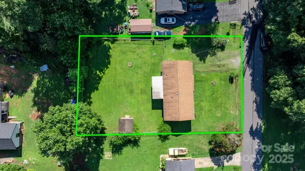 202 Edgewood CIR, Morganton, NC 28655