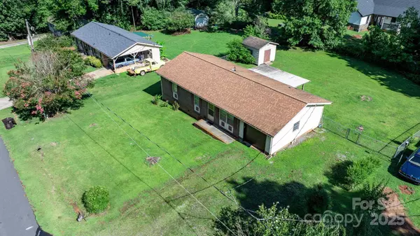 202 Edgewood CIR, Morganton, NC 28655