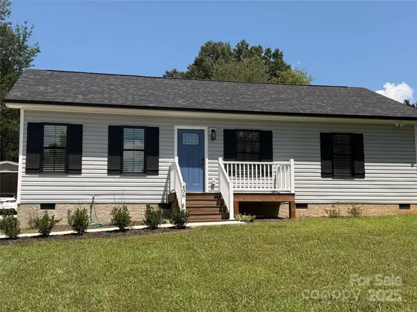 406 Greenlea CIR, Taylorsville, NC 28681