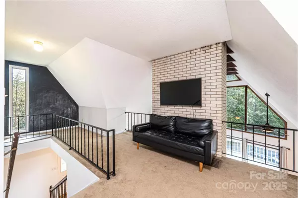 3776 Rams Club PL, Lenoir, NC 28645