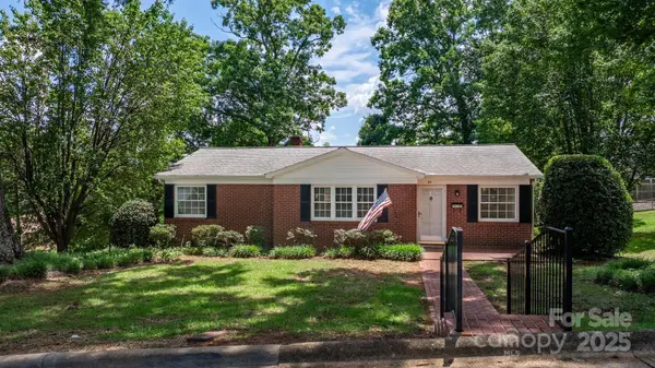 43 Forest AVE, Granite Falls, NC 28630