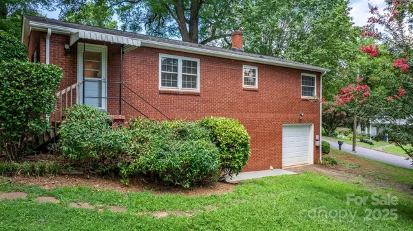 43 Forest AVE, Granite Falls, NC 28630