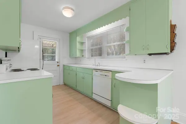 43 Forest AVE, Granite Falls, NC 28630