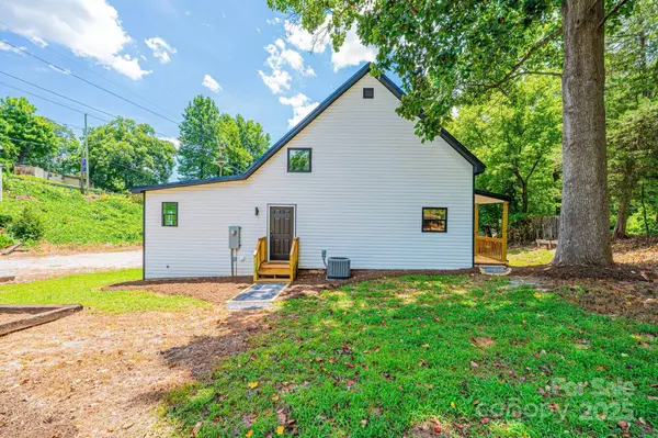 204 Hickory ST #A, Granite Falls, NC 28630