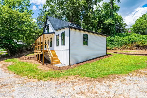 204 Hickory ST #A, Granite Falls, NC 28630