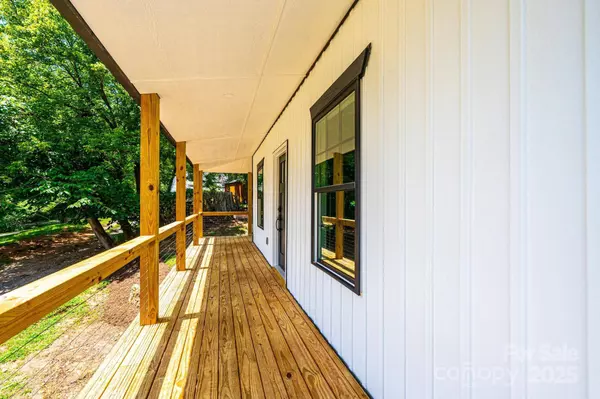 204 Hickory ST #A, Granite Falls, NC 28630