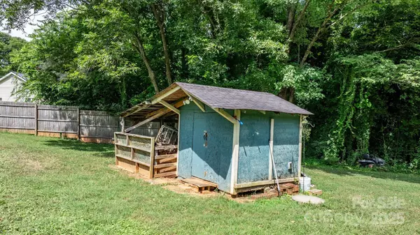 2220 Claremont RD, Newton, NC 28658