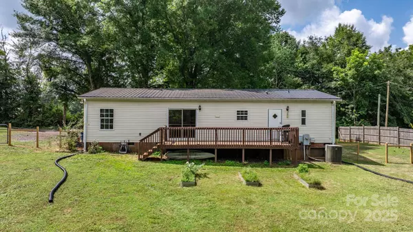 2220 Claremont RD, Newton, NC 28658