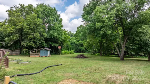 2220 Claremont RD, Newton, NC 28658