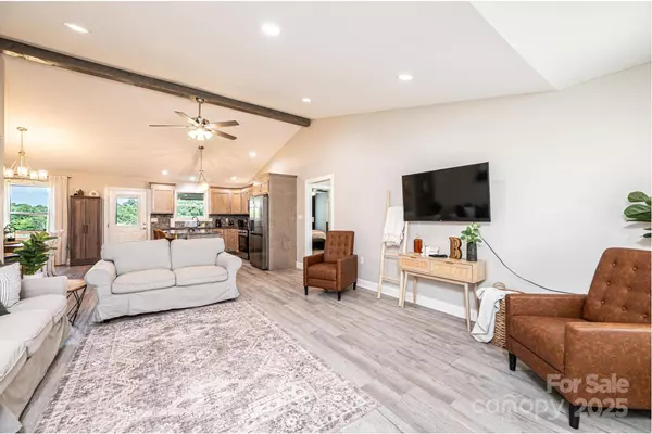 2169 Finger Bridge RD, Hickory, NC 28602