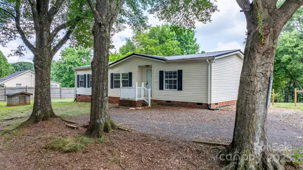 2220 Claremont RD, Newton, NC 28658