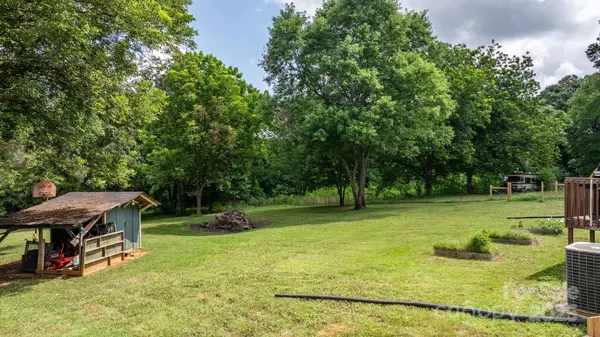 2220 Claremont RD, Newton, NC 28658