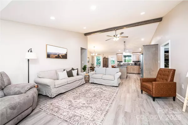 2169 Finger Bridge RD, Hickory, NC 28602