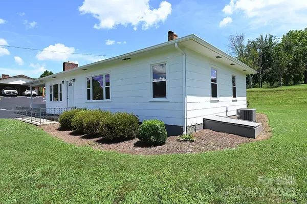 1667 Baton School RD, Granite Falls, NC 28630