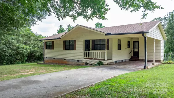 2124 27th Avenue DR NE, Hickory, NC 28601