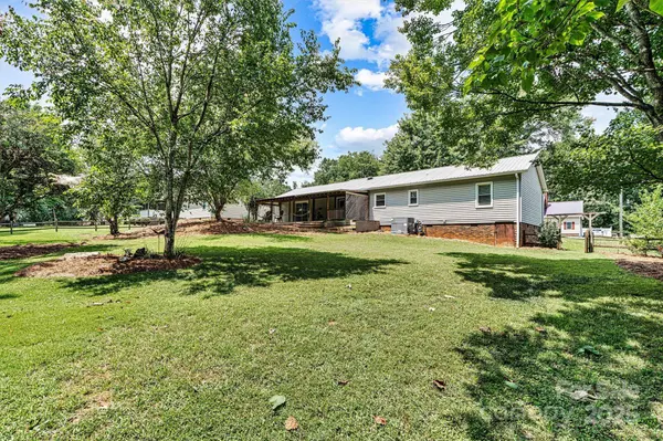 1328 32nd Street CT NE, Conover, NC 28613