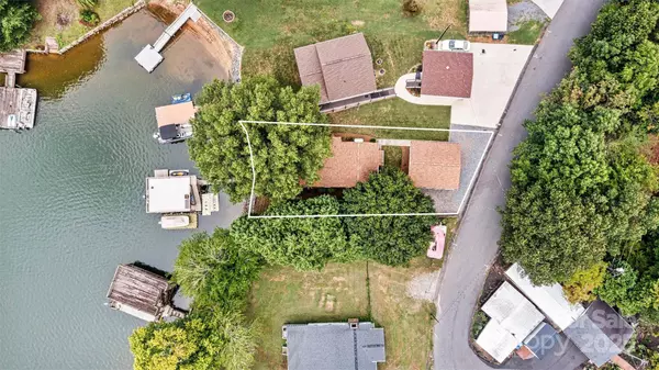 510 Ben Eller LN, Taylorsville, NC 28681