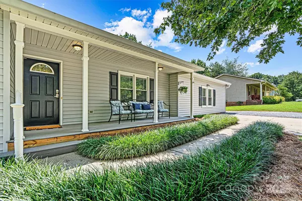 1328 32nd Street CT NE, Conover, NC 28613