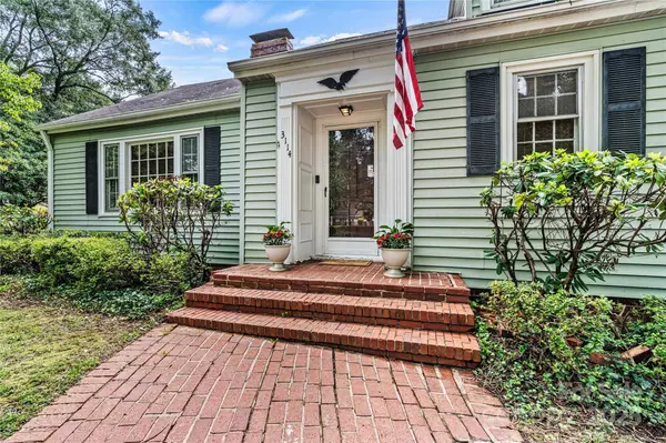 3114 N Center ST, Hickory, NC 28601