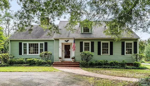 3114 N Center ST, Hickory, NC 28601