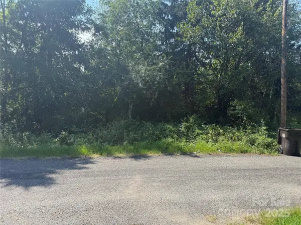 2732 Cotton Mill ST, Connelly Springs, NC 28612